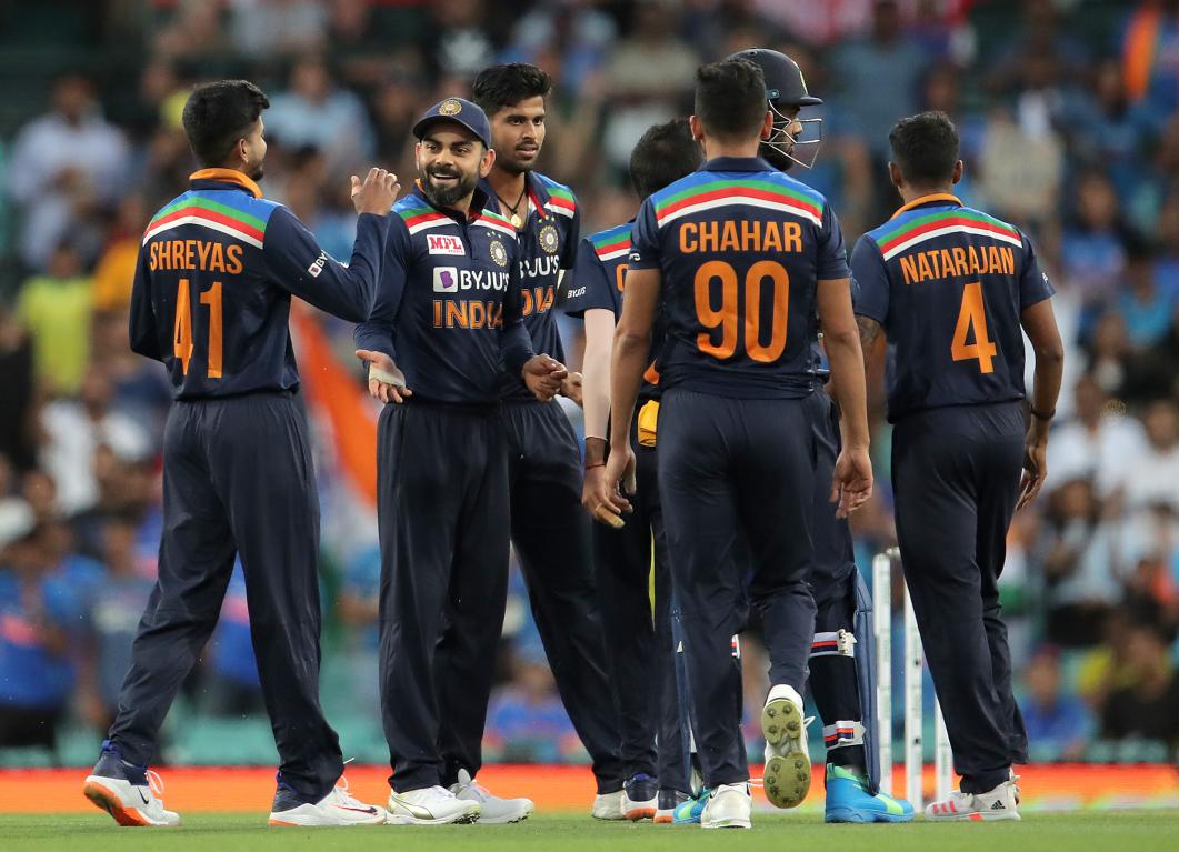 Team India ace the chase; clinch the T20 series in a run-fest at the SCG Team India ace the chase; clinch the T20 series in a run-fest at the SCG