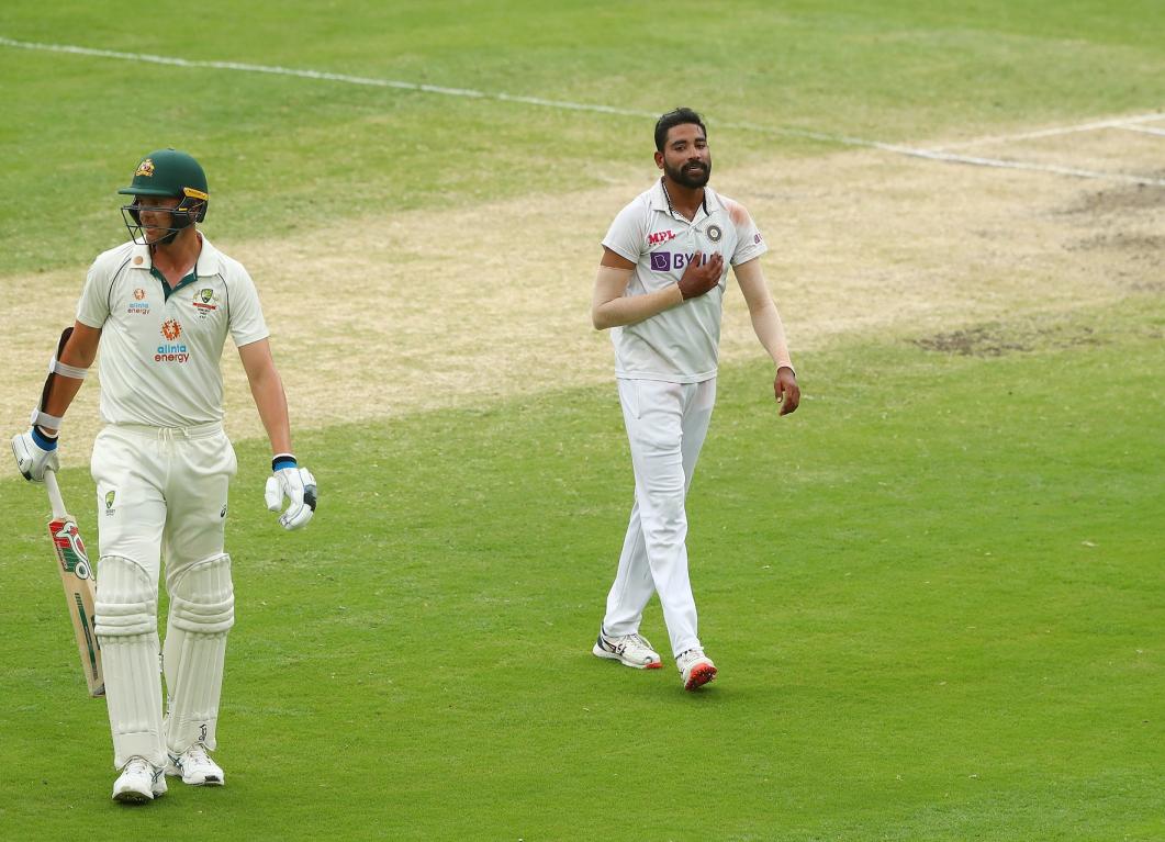 I went there to sit with my dad for some time: Mohammed Siraj on his first deed upon returning from Oz I went there to sit with my dad for some time: Mohammed Siraj on his first deed upon returning from Oz