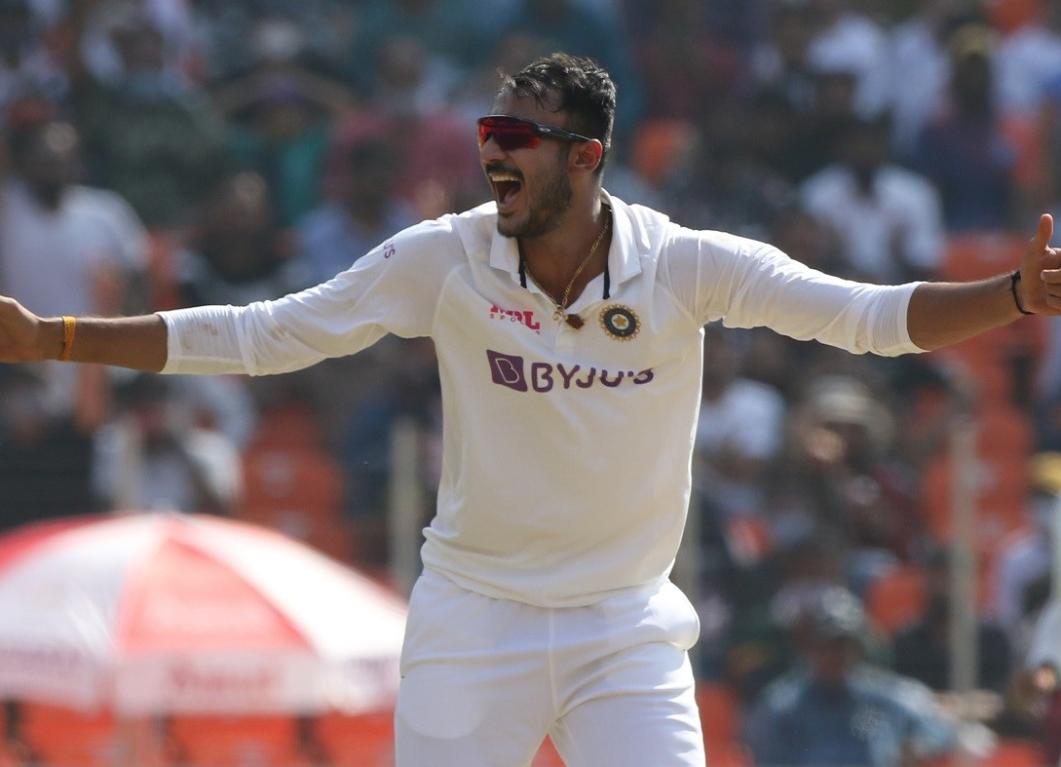 Sachin Tendulkar and Sanjay Manjrekar praise Axar Patel’s performance in Pink Ball Test Sachin Tendulkar and Sanjay Manjrekar praise Axar Patel’s performance in Pink Ball Test