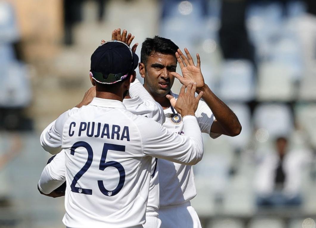 Ravichandran Ashwin surpasses Sir Richard Hadlee with an emphatic display at Wankhede Ravichandran Ashwin surpasses Sir Richard Hadlee with an emphatic display at Wankhede