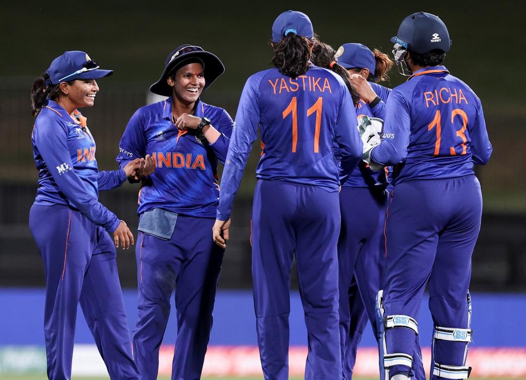 India sets course for semi-finals while England desperate to stay ashore India sets course for semi-finals while England desperate to stay ashore