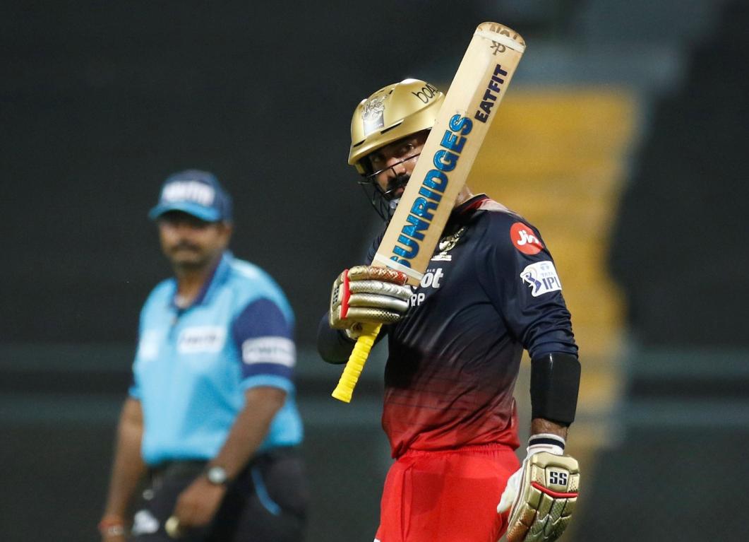 Karthik belts out yet another masterclass as RCB down Delhi Capitals Karthik belts out yet another masterclass as RCB down Delhi Capitals