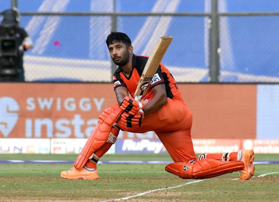 Knights and Sunrisers battle it out in a must-win encounter