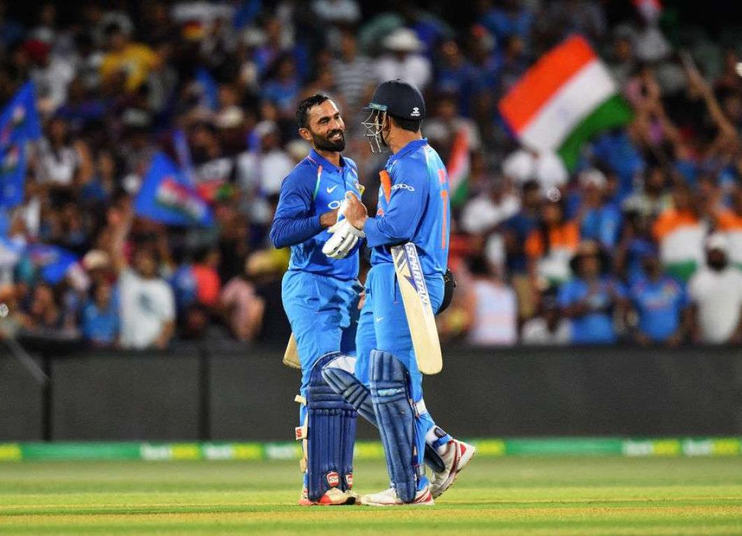 You need a keeper who will do MS Dhoni's role: Ravi Shastri on Dinesh Karthik