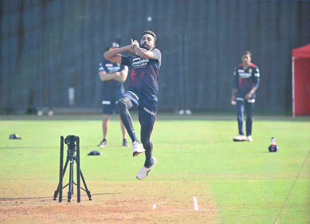 The beauty of Siraj is that he has always wanted to be in a battle: Mike Hesson