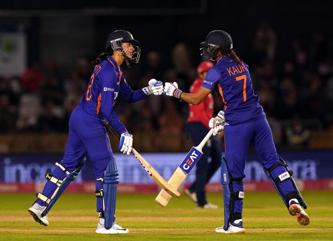 Smriti Mandhana and Harmanpreet Kaur