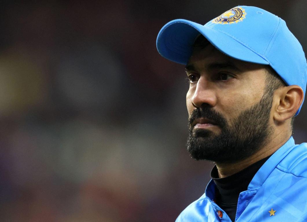 Dinesh Karthik expresses his vote of confidence in Suryakumar Yadav, suggests a different position for him in the batting order