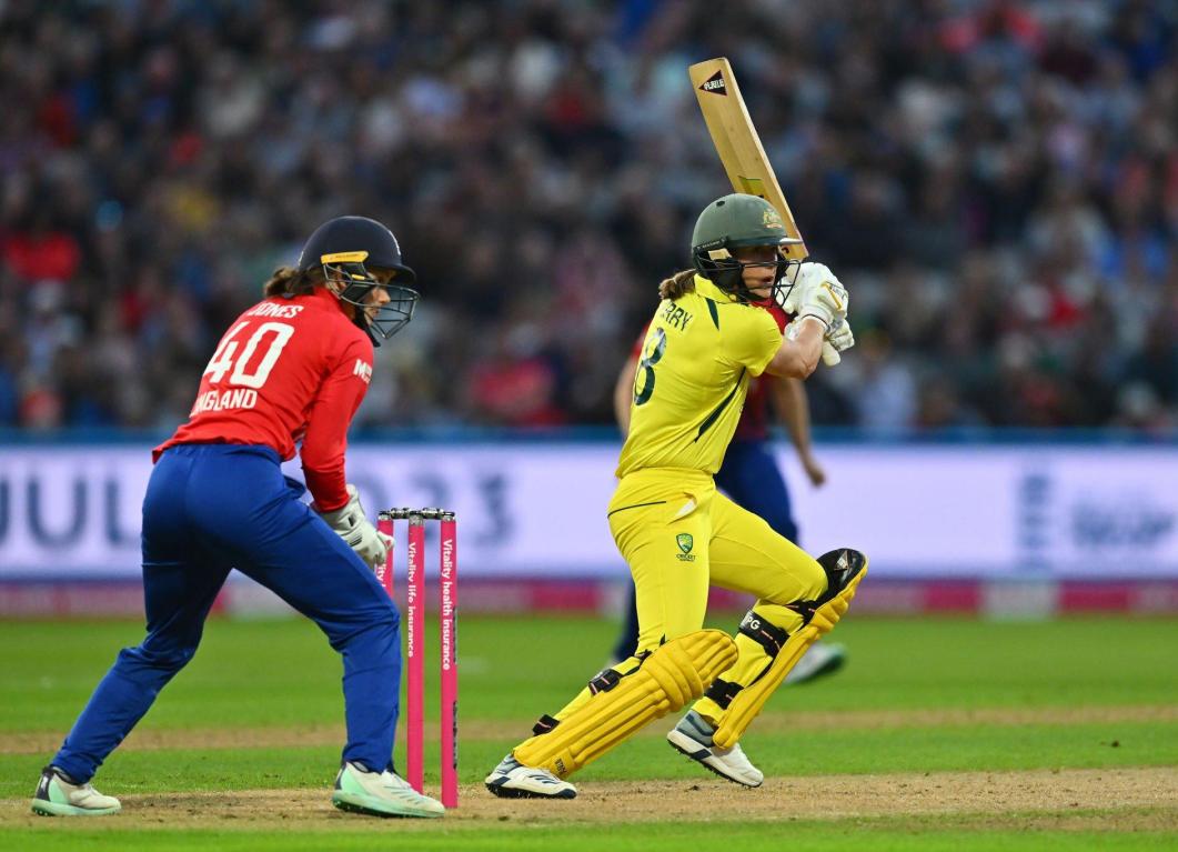 Ellyse Perry shines in losing cause as England women restore parity against Australia