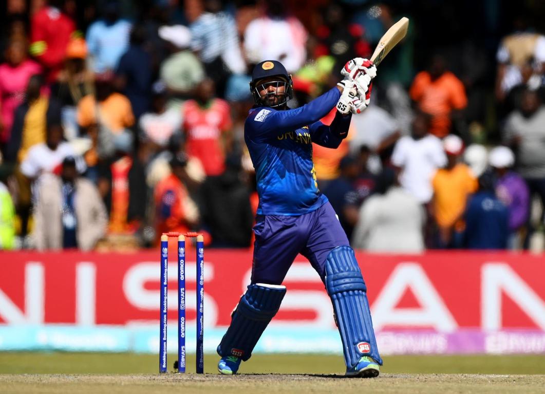 Watch – Wanindu Hasaranga smashes Tabraiz Shamsi for a monstrous hit en route to his blistering half-century