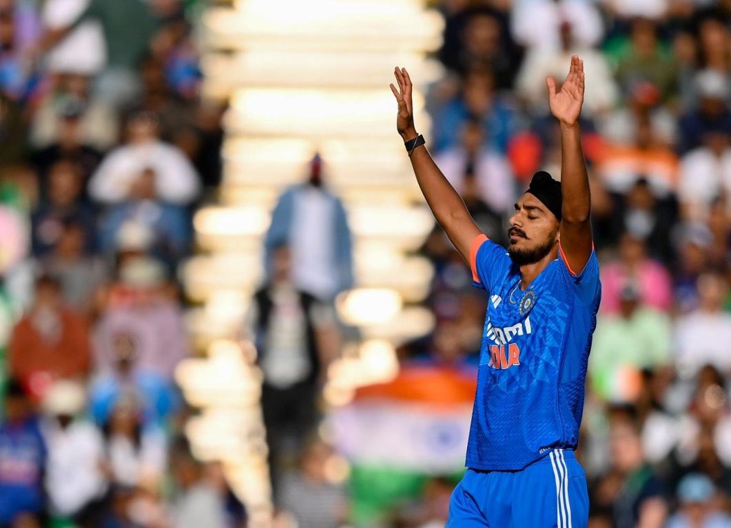 Dinesh Karthik feels India will miss out on a left-arm pacer in the 2023 World Cup Dinesh Karthik feels India will miss out on a left-arm pacer in the 2023 World Cup