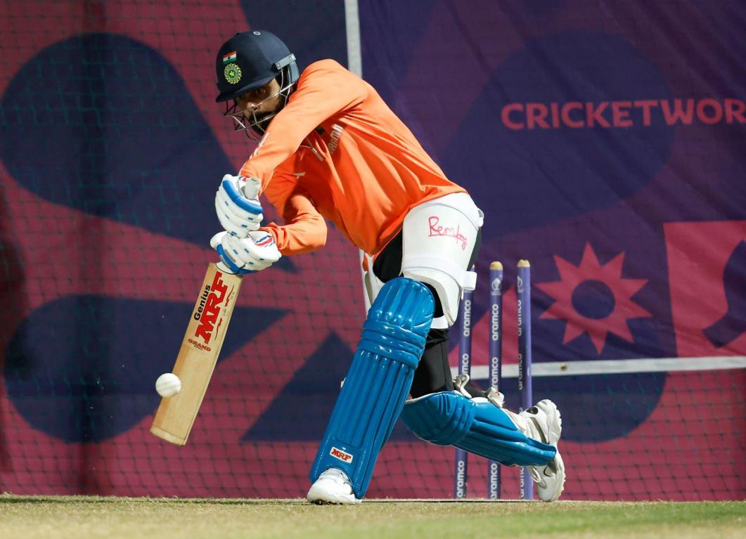 Kohli will slam his 50th ODI century against South Africa – Sunil Gavaskar Kohli will slam his 50th ODI century against South Africa – Sunil Gavaskar