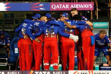 KKR won by 7 wickets