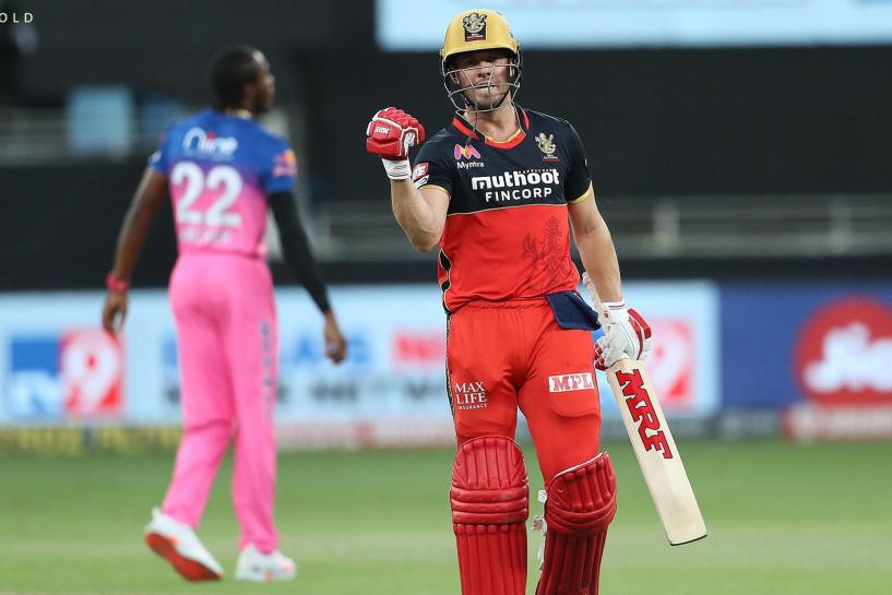 AB de Villiers makes batting look so simple: Sunil Gavaskar AB de Villiers makes batting look so simple: Sunil Gavaskar