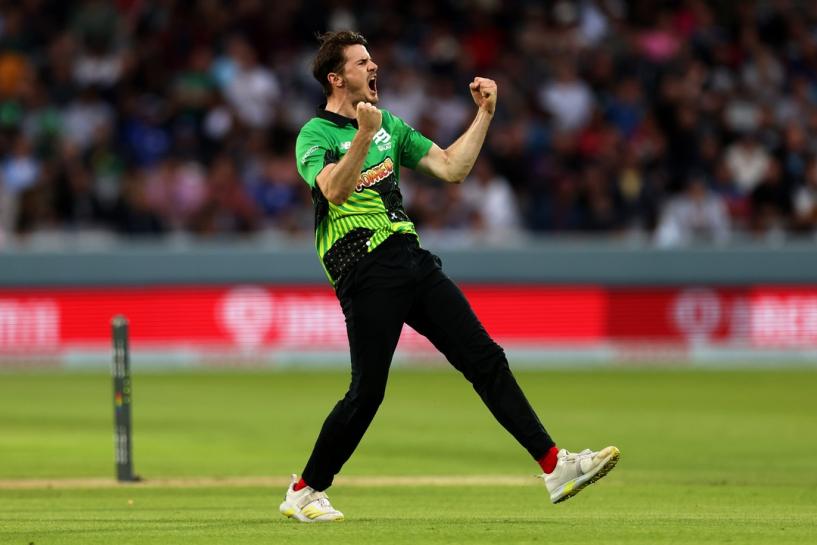 Royal Challengers Bangalore has signed English fast-bowler George Garton