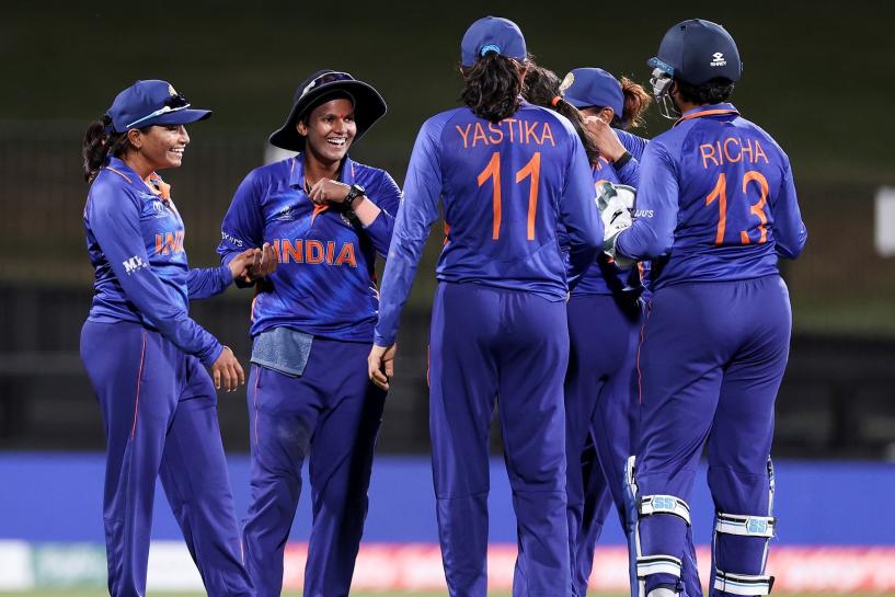 India sets course for semi-finals while England desperate to stay ashore