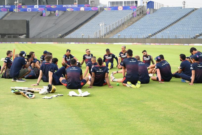 RCB Bold Diaries: Think tank and Harshal Patel assess the playing conditions in Pune