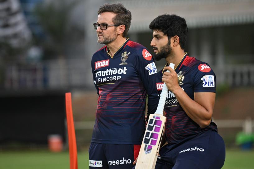 We have to be smart in terms of bringing the big side into play: Mike Hesson