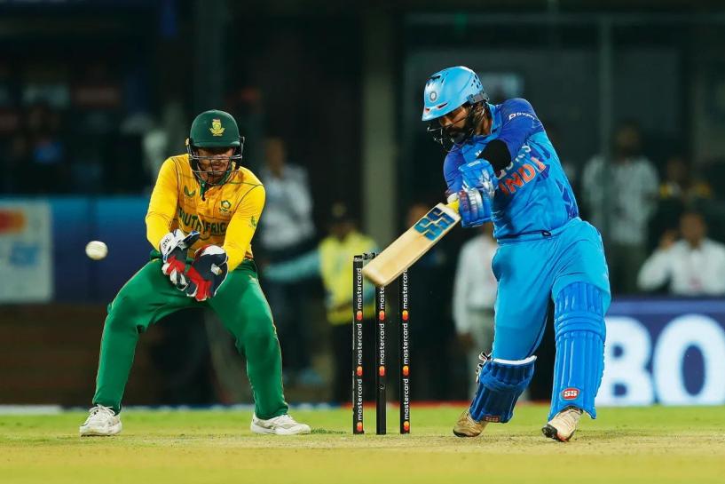 The way he batted, my number 4 is in trouble: Suryakumar Yadav on Dinesh Karthik Dinesh Karthik