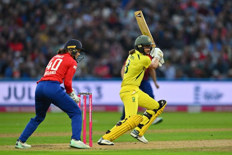 Ellyse Perry shines in losing cause as England women restore parity against Australia