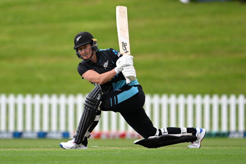 Sophie Devine storm blows away Pakistan-W in Queenstown