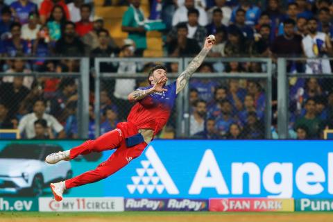 MI won by 7 wickets
